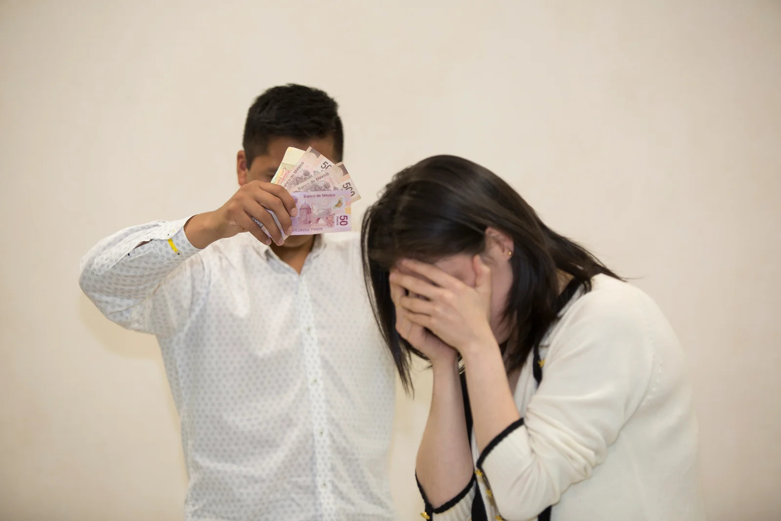 Sigue violencia económica contra las mujeres