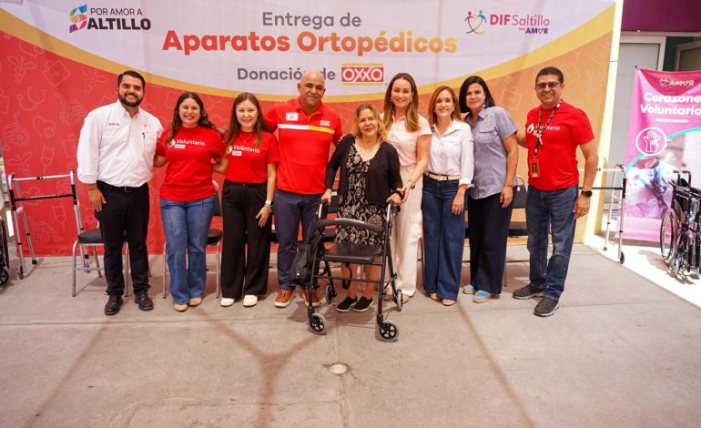 Dona Oxxo aparatos ortopédicos al DIF Saltillo