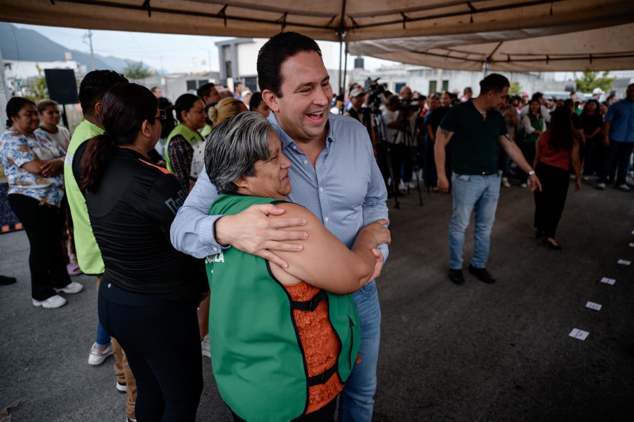 Sigue Javier Díaz entregando obras de pavimentación