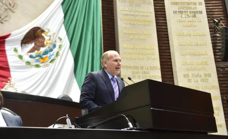 Deja Kalionchiz el PAN; no descarta ir a otro partido