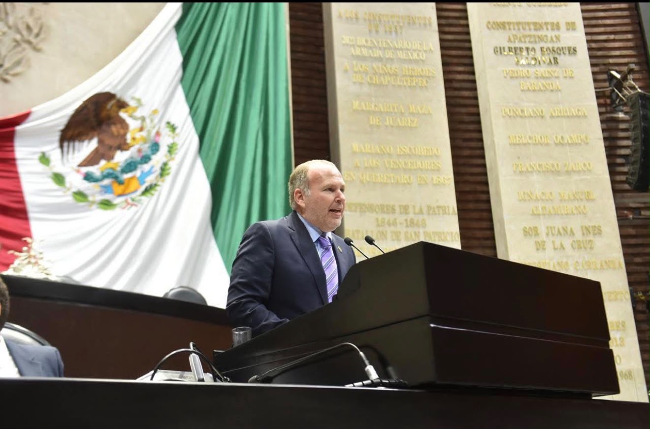 Deja Kalionchiz el PAN; no descarta ir a otro partido