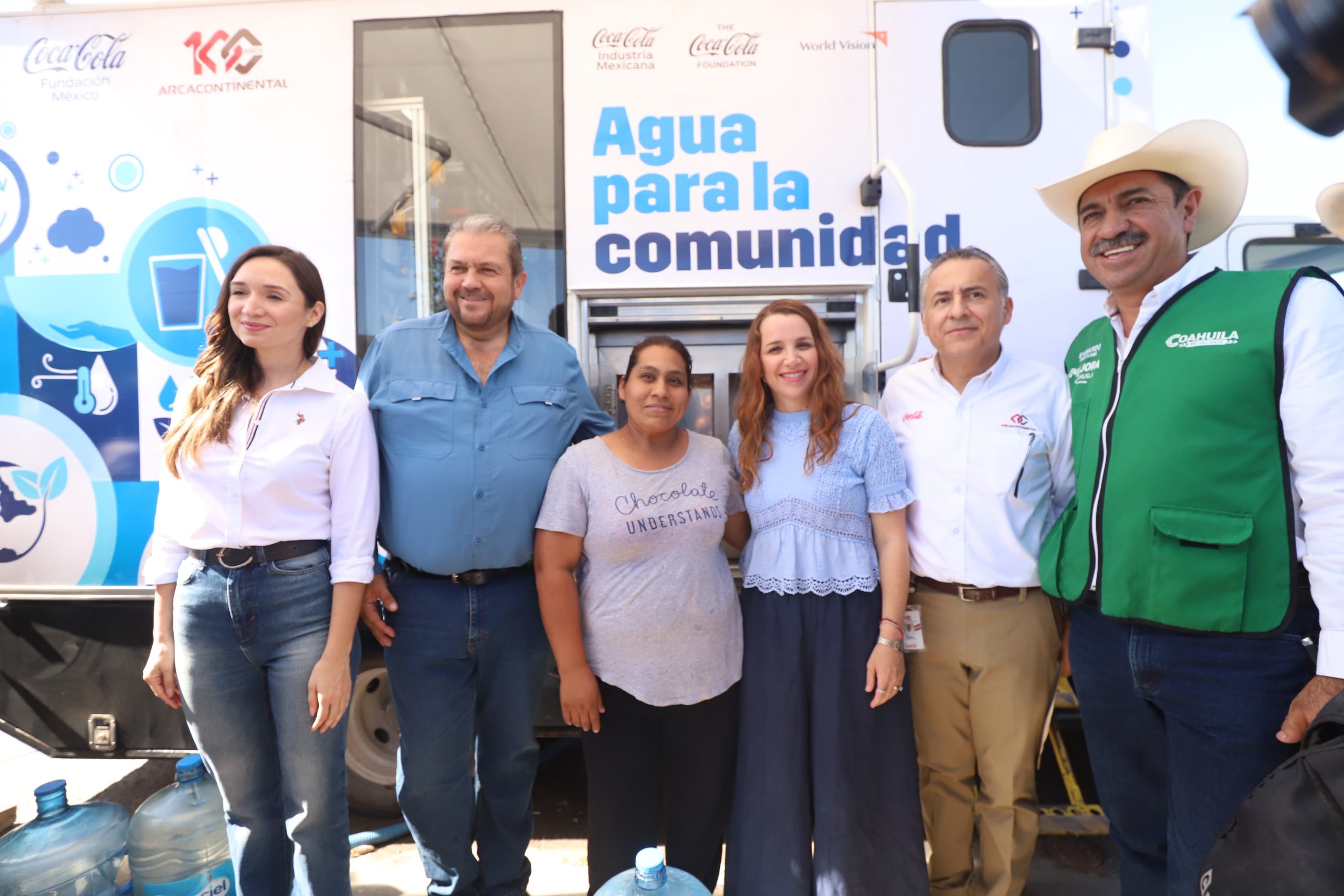 Llevan Gobierno de Coahuila y Arca Continental agua potable a Ramos Arizpe