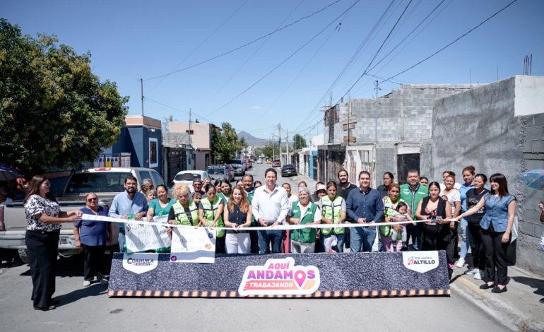 Entrega Javier Díaz más obras de pavimentación