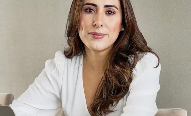 Pide licencia Cecilia Guadiana