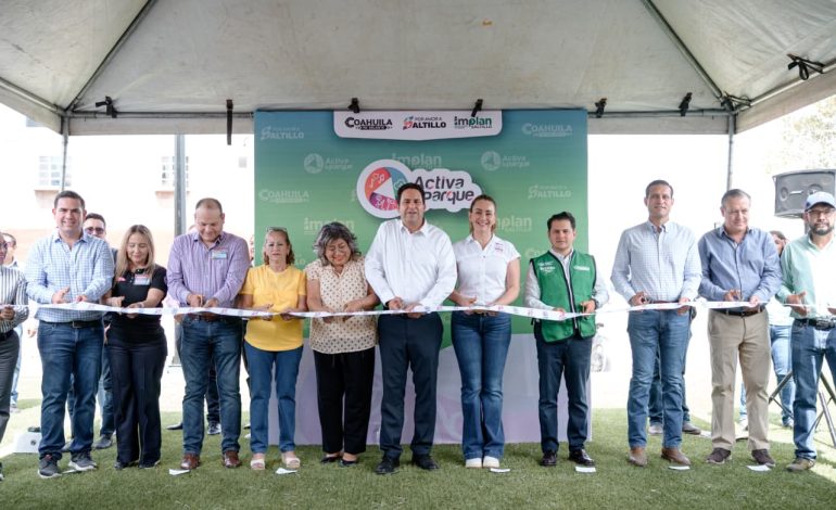 Entregan Javier y Luly plaza rehabilitada con Activa tu Parque en Colinas del Sur