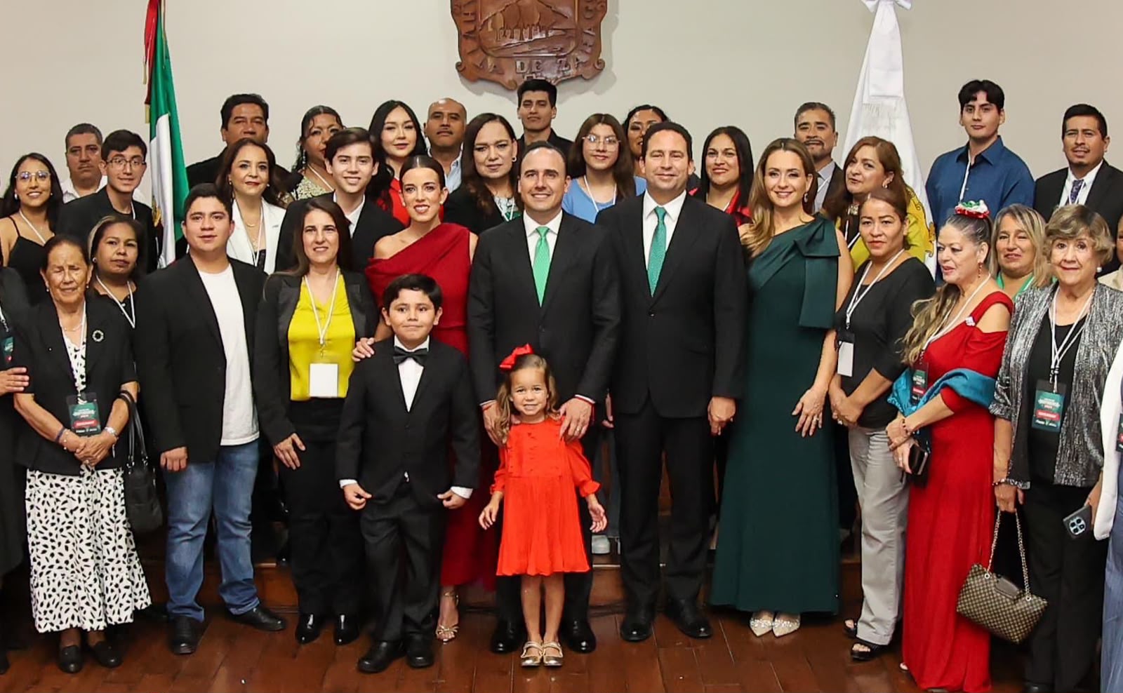 Invita Manolo a ciudadanos a vivir en Palacio el Grito de Independencia
