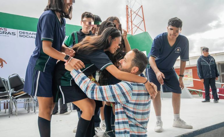 Usa Jacobo a niños para promocionarse en PN